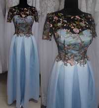 Блакитна вечірня сукня з атласу та гіпюру 42-44 Нова