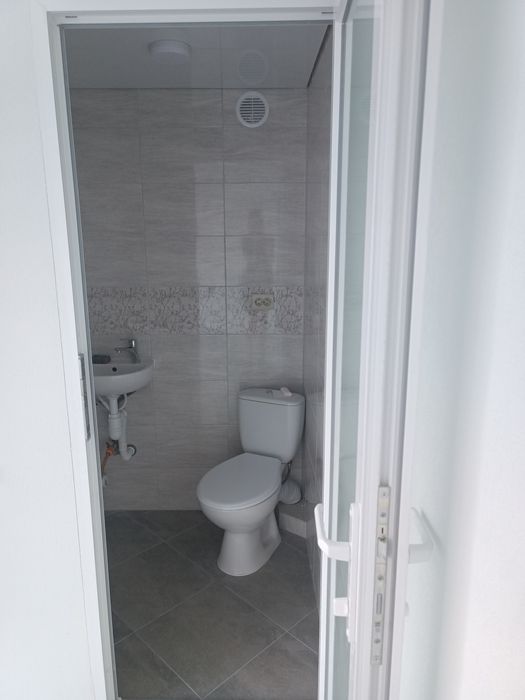 Коммерческое помещение в новом доме, 1 этаж, фасад на ул. Долгая.