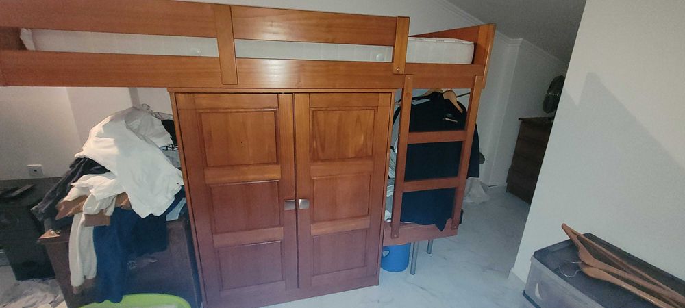 Beliche com uma cama