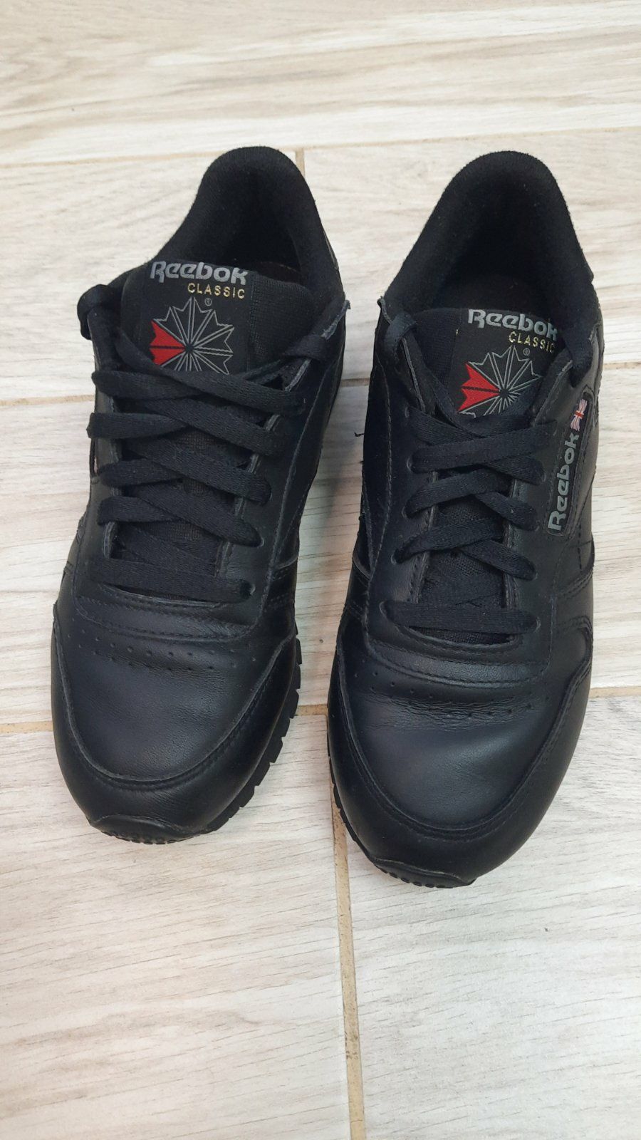 Шкіряні кросівки Reebok Classic  37,5р