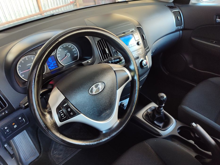 Hyundai i30 CW 1.4 16v ano 2010 apenas 155 mil km