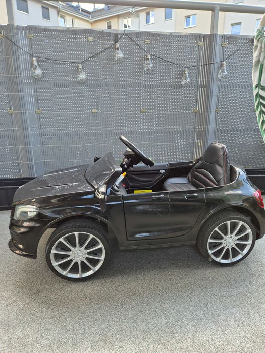 Samochodzik dziecięcy na akumulator