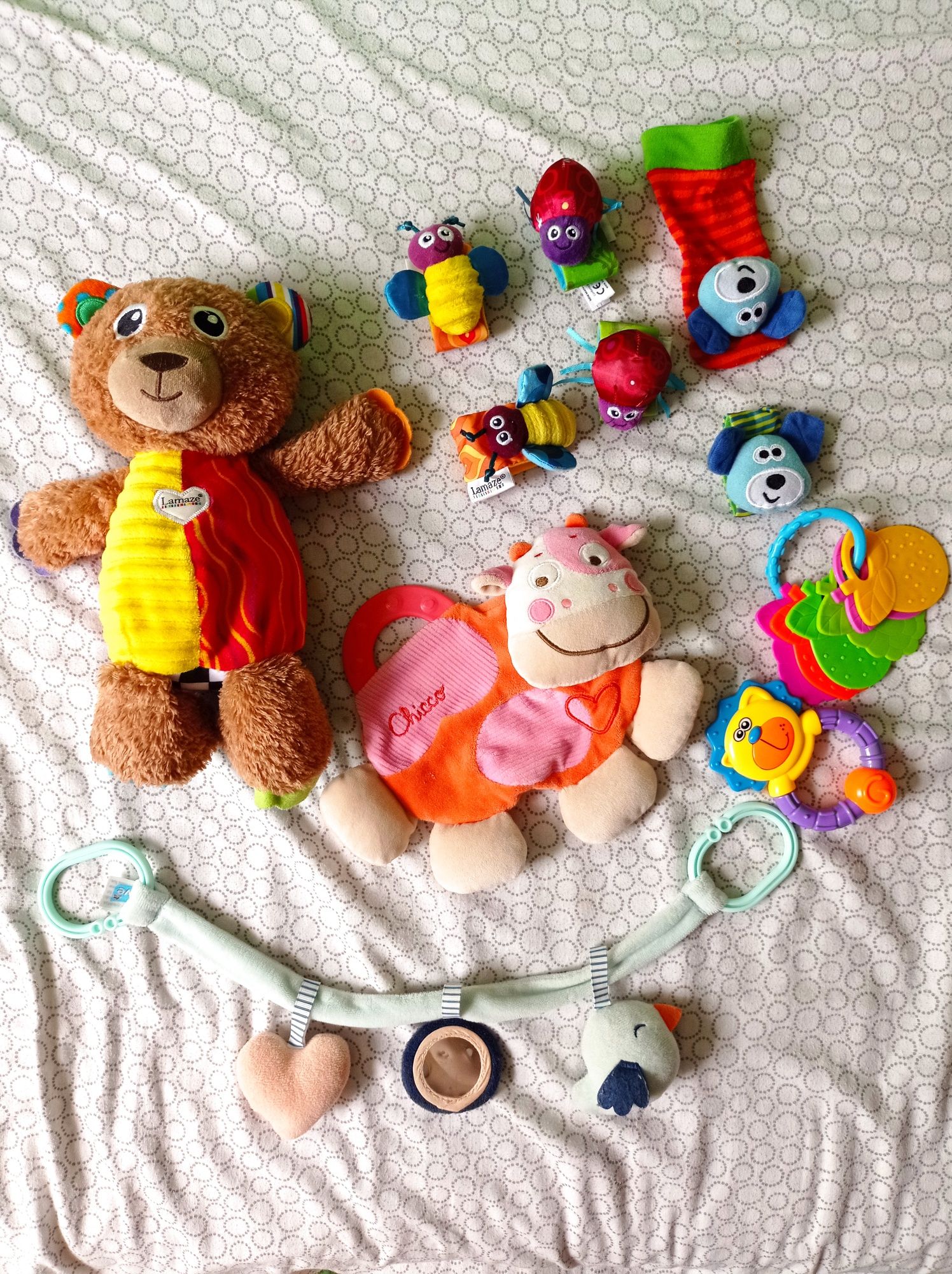 Lamaze фирменные игрушки, медведь  носочки ,погремушки.