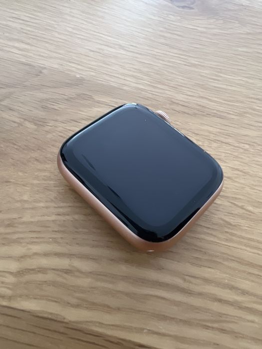 Apple watch SE 44MM GOLD