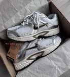 Original Nike V5 RNR Sail/Light Orewood (in box)