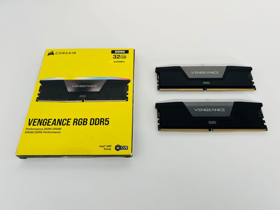 Memórias RAM Corsair Vengeance RGB 32GB DDR5 6400MHz (2x16GB)