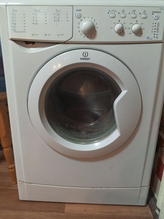 Стиральна машинка автомат