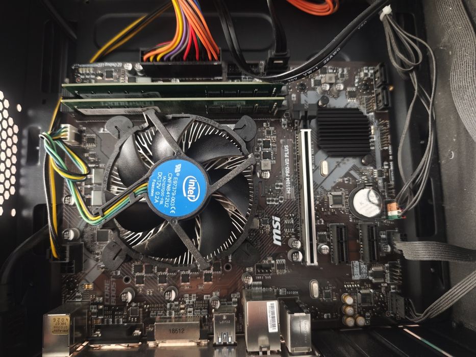 Комп'ютер стаціонарний