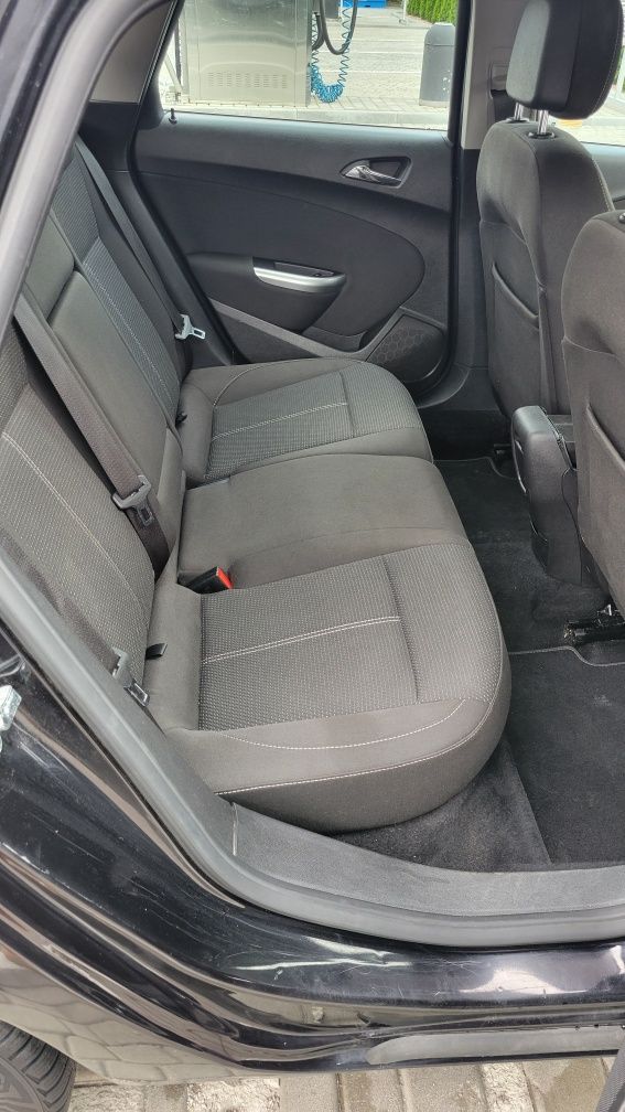 Opel astra j 1.6 180к.с