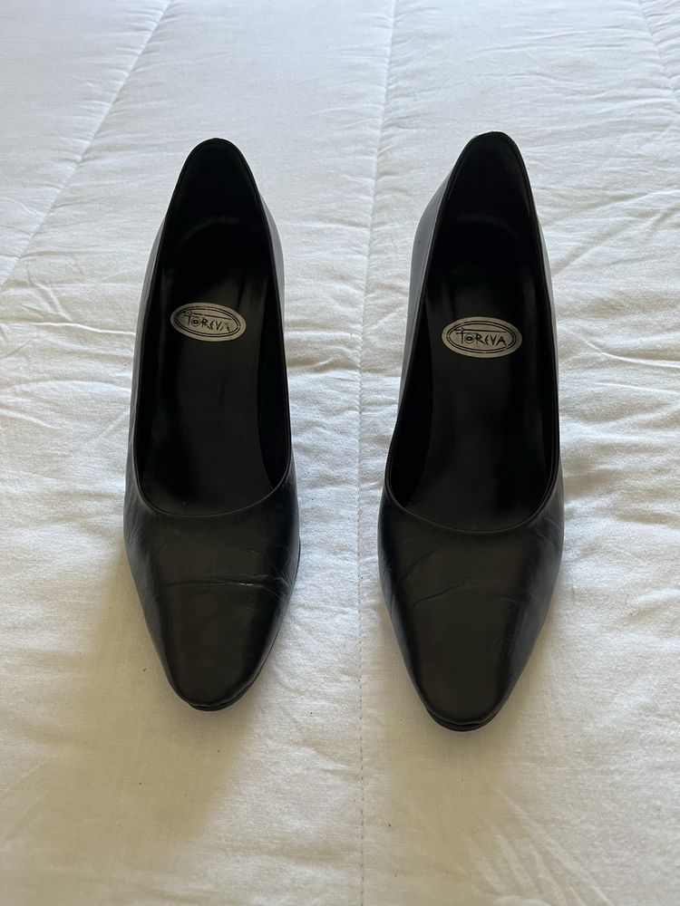 Sapatos pretos Foreva