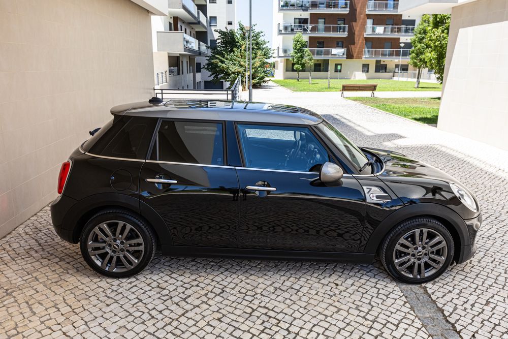 Mini Cooper 1.5 Turbo Auto Seven Edition (financiamento disponível)