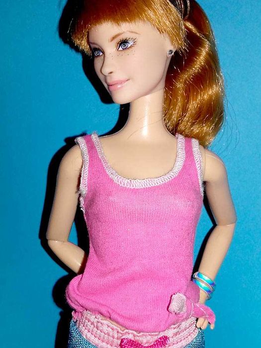 lalka Barbie - koszulka z wiązaniem na boku
