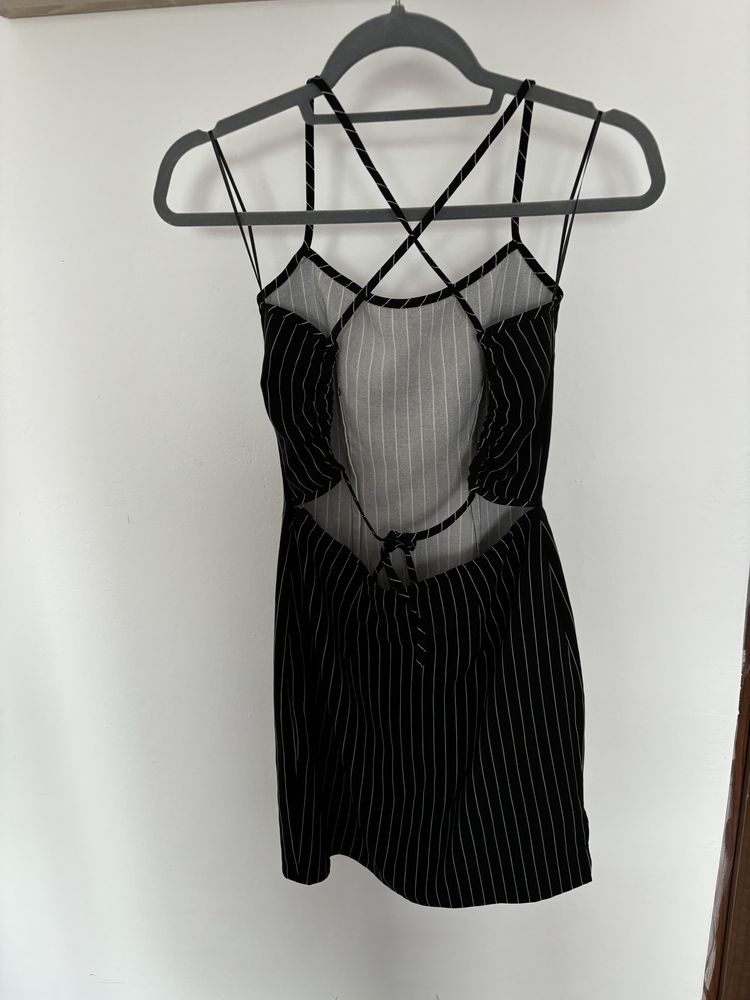 Obcisła sukienka z H&M