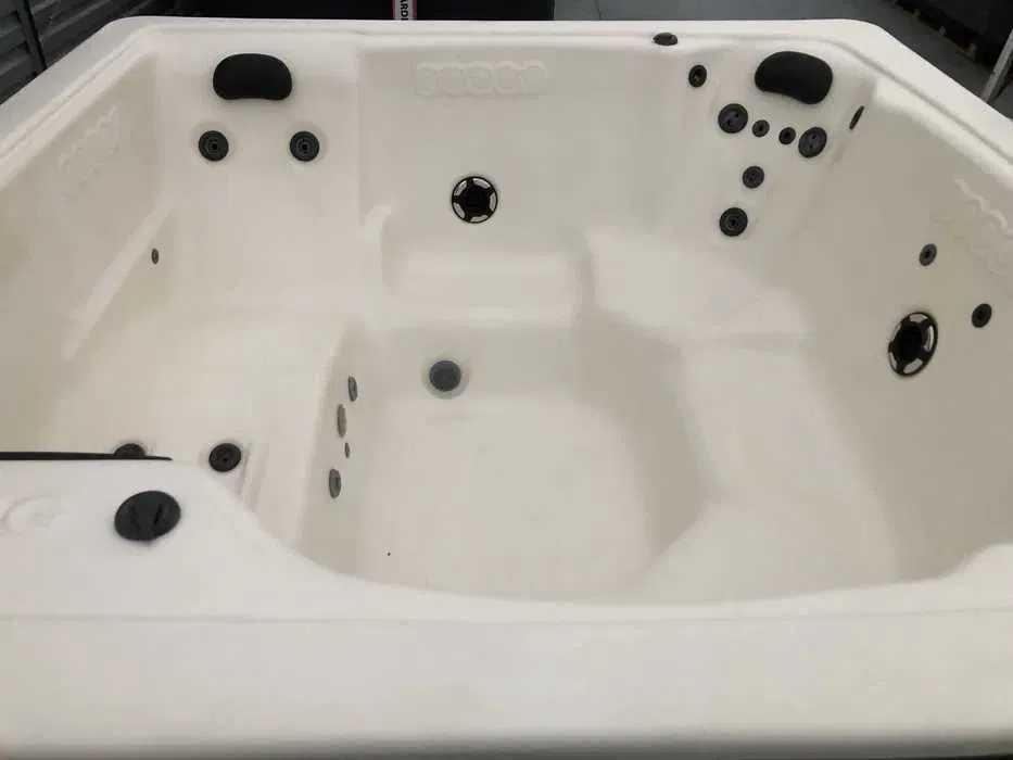 Jacuzzi ogrodowe Viking Spa 6 osobowe + pokrywa termiczna