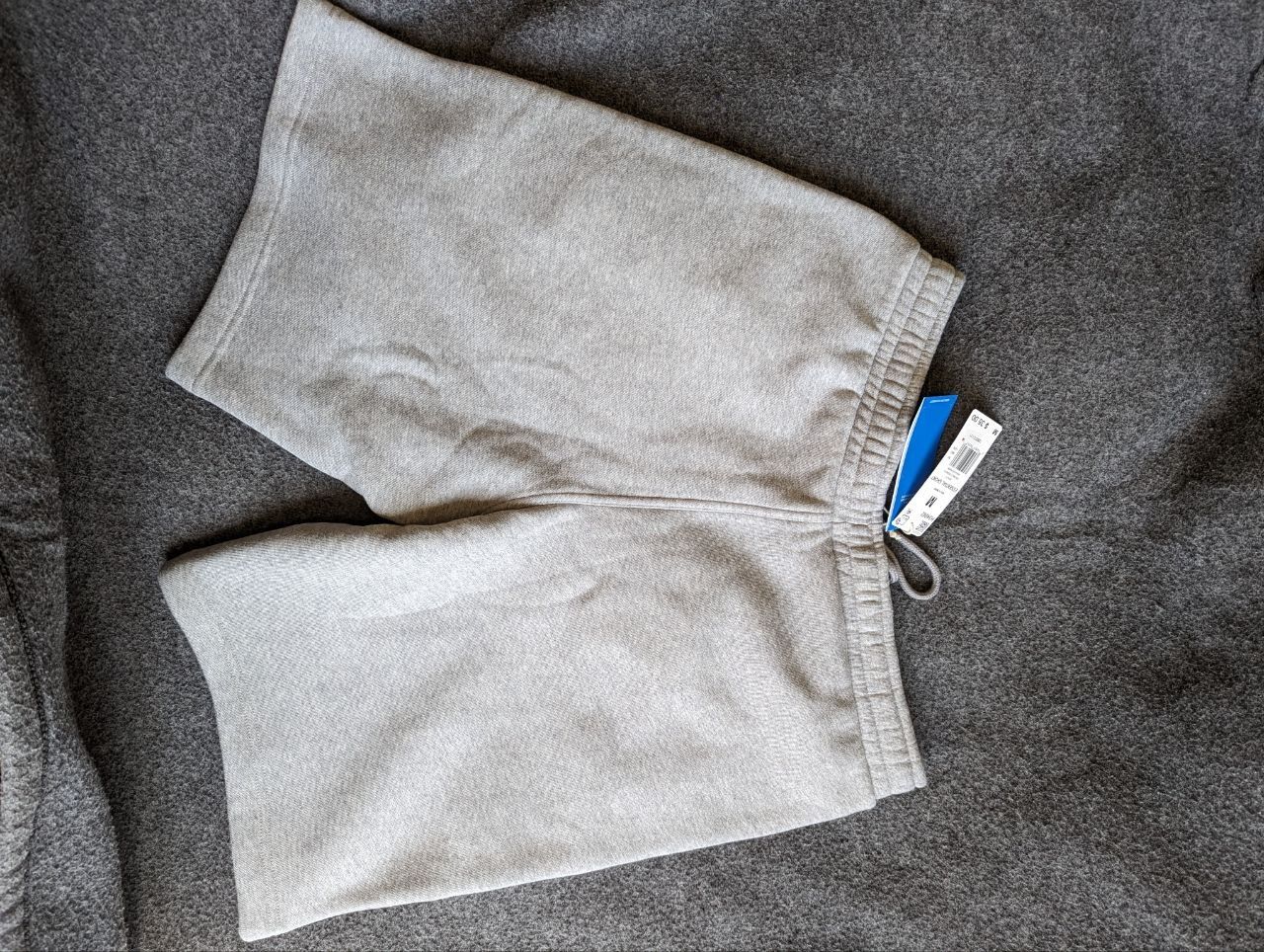 Шорты Adidas ORIGINALS Essential Fleece Sweat Shorts Medium