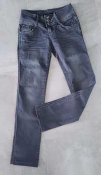 Spodnie jeans 158