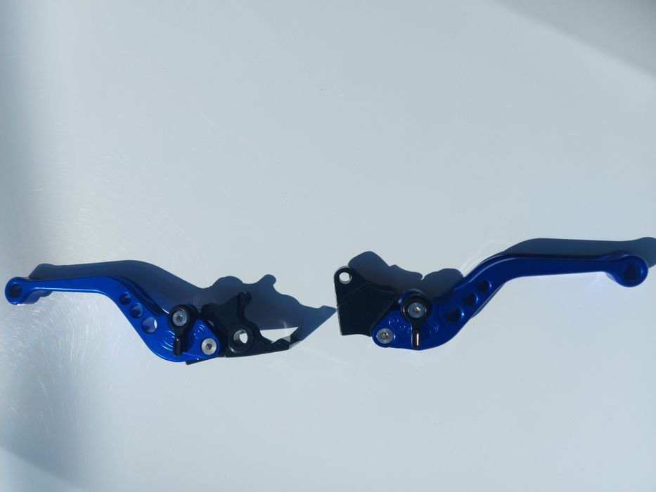 Manetes universais reguláveis