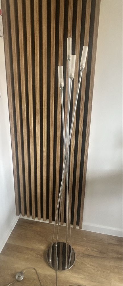 Lampa ze zdejmowanymi kloszami