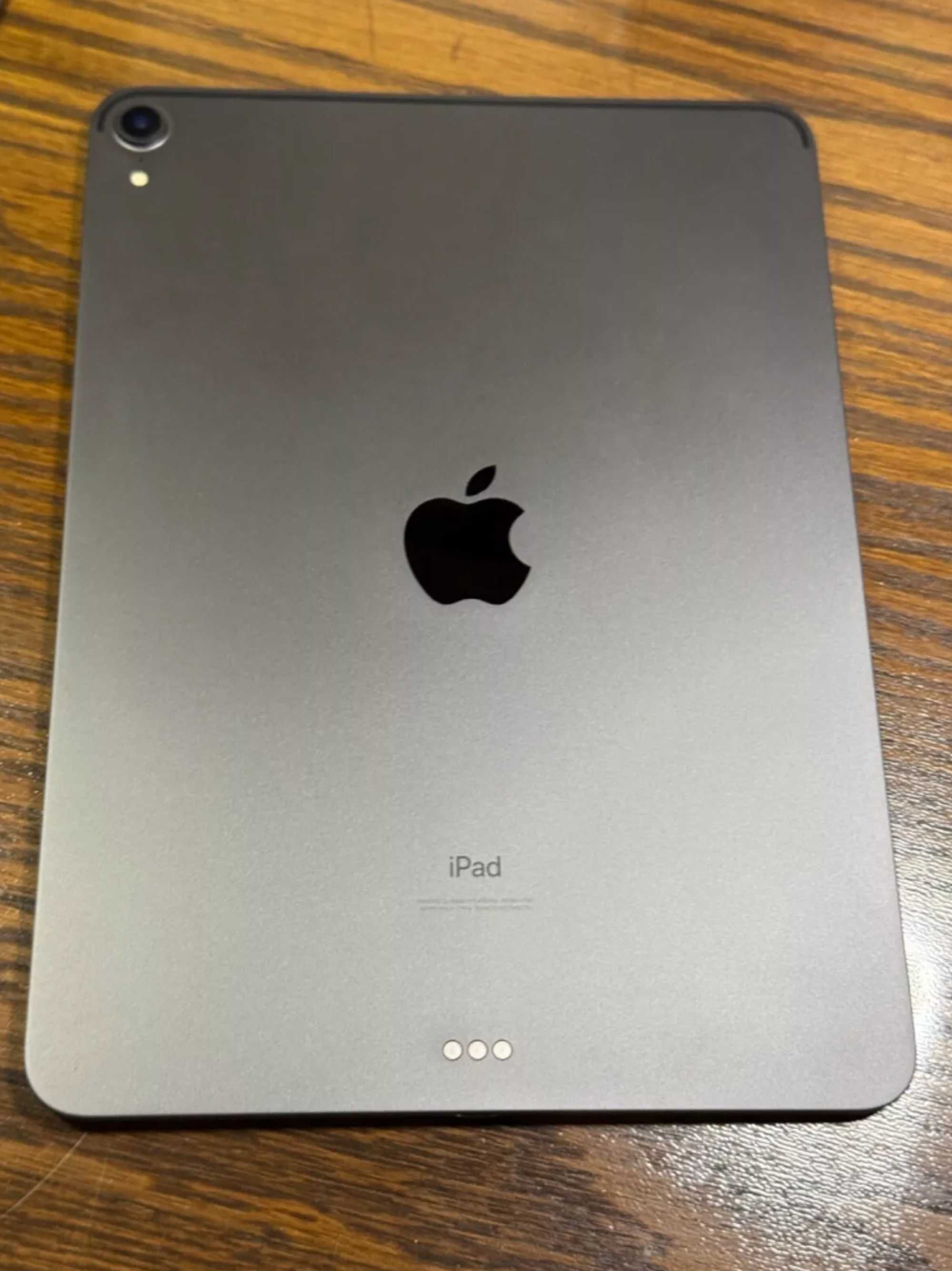 Ipad Pro 11 Wifi Silver 64 GB com Capa Teclado