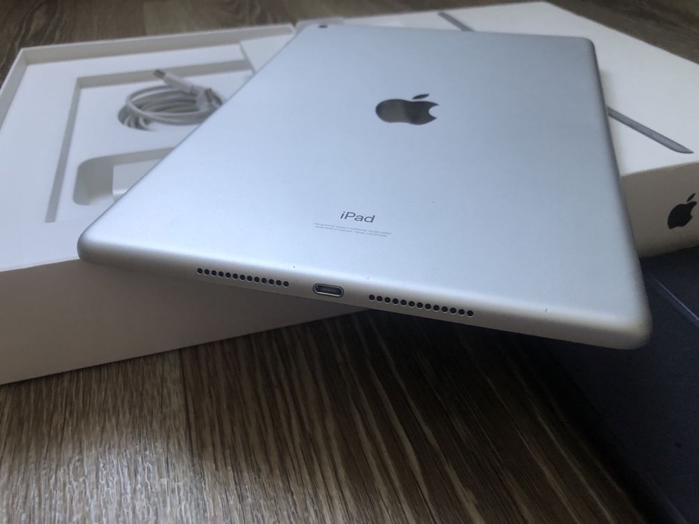 Продам Apple iPad 9 generation 10.2"  Wi-Fi Space Gray 2022