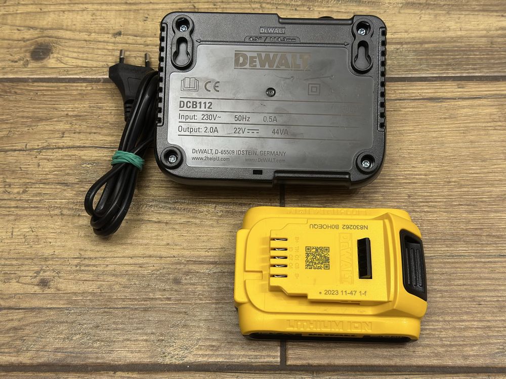Zestaw | akumulator 18V 2AH - 2023r. + ładowarka DCB112 | DeWalt