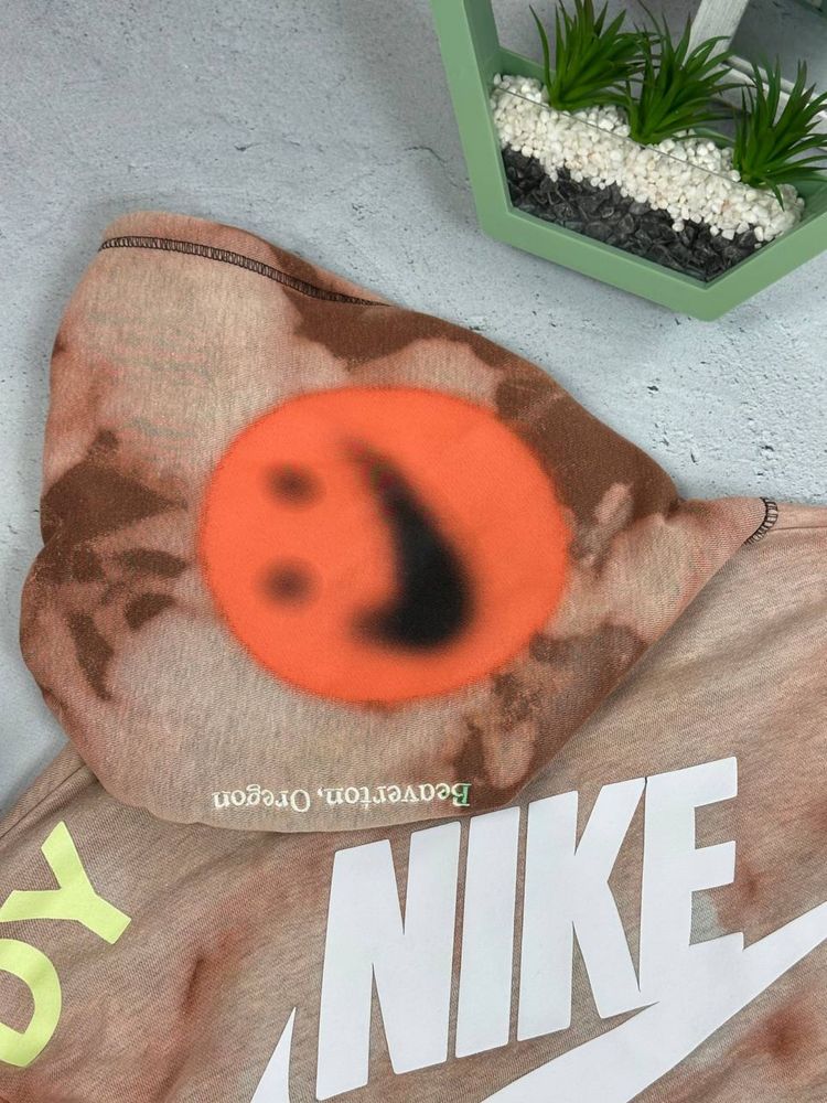 Nike world tour худі
