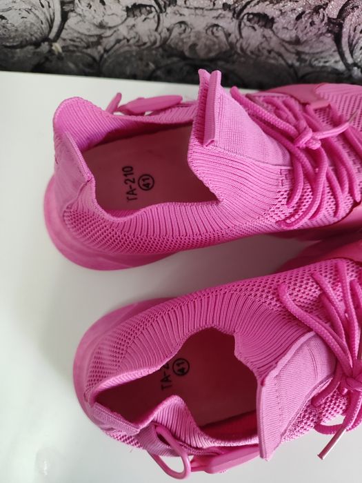 Buty adidasy  sneakersy damskie różowe wciągane lekkie 41 wkład. 26.5