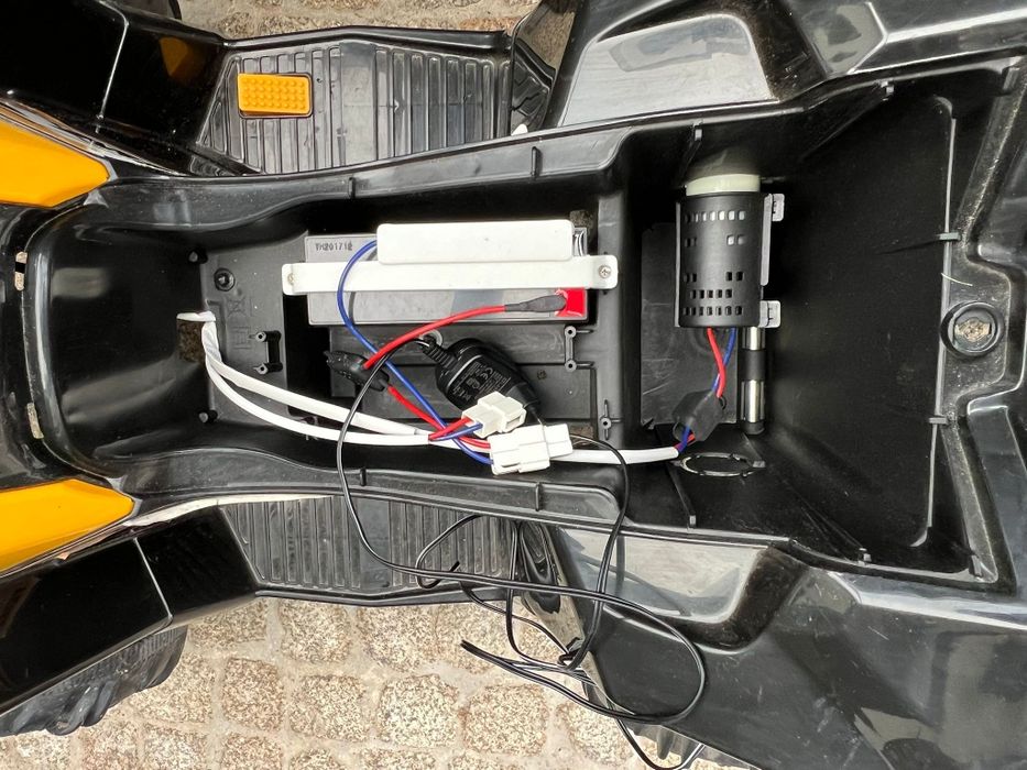Moto 4 Criança bateria