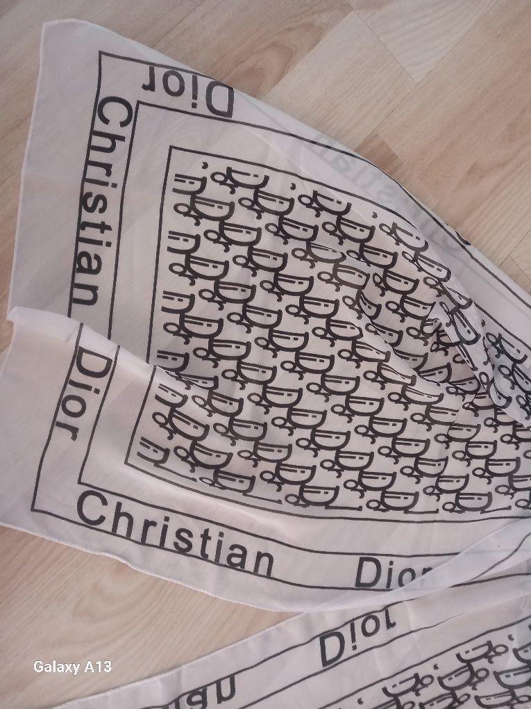 Christian Dior chusta damska cieniutka