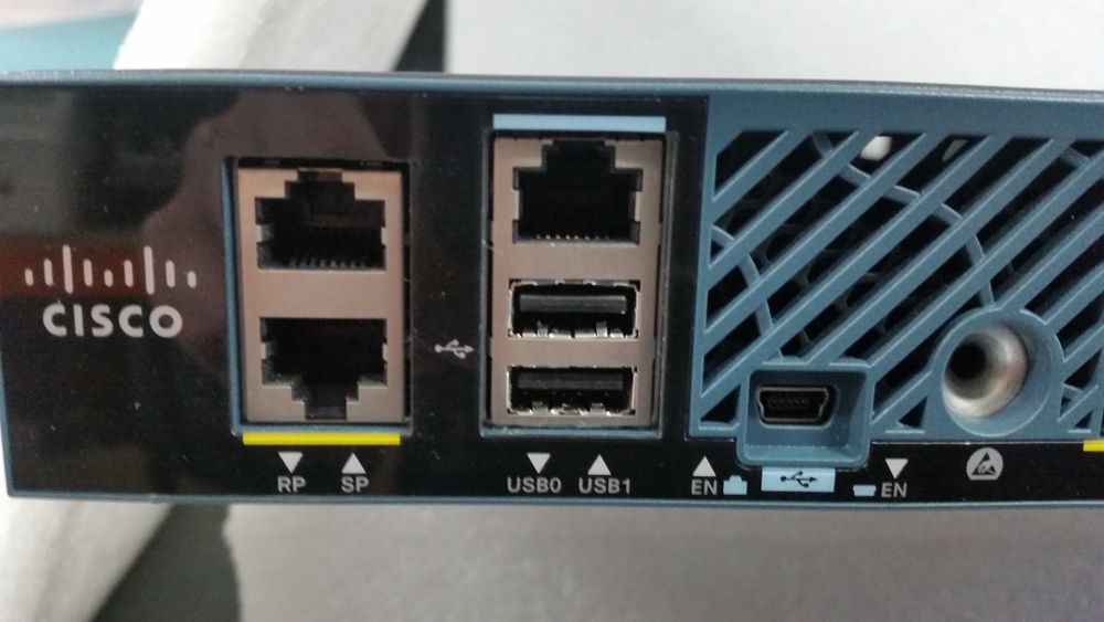 Switch Cisco AIR-CT5508.500-K9