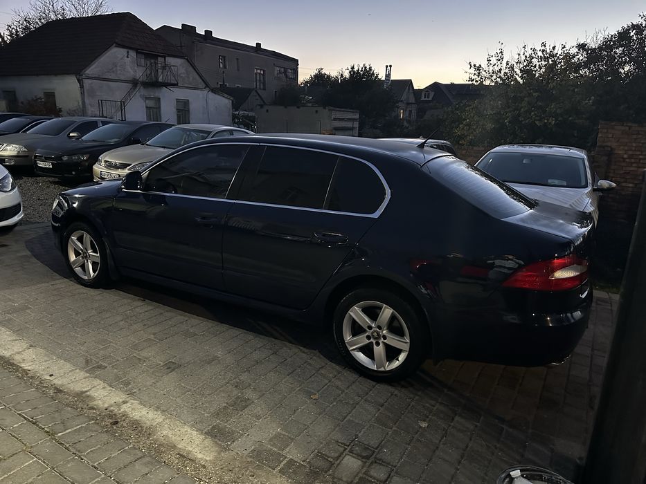 Шкода суперб 1.8 в отличном состоянии