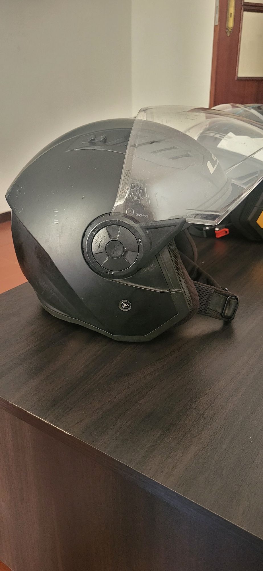 2 Capacetes helmet proteção