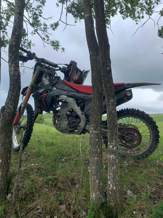 Honda CRF 250 2015 – po generalnym remoncie, stan bardzo dobry