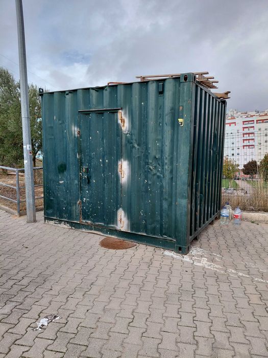 Contentor metálico para obras