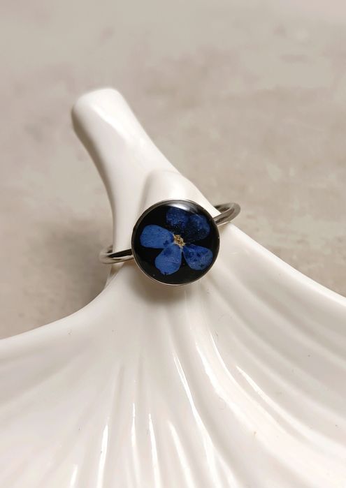 Pierścionek z niezapominajka