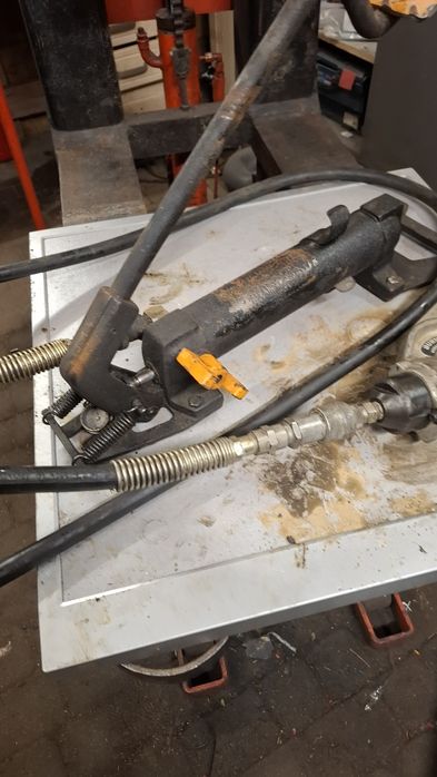 Zaciskarka do kabli preska hydrauliczna