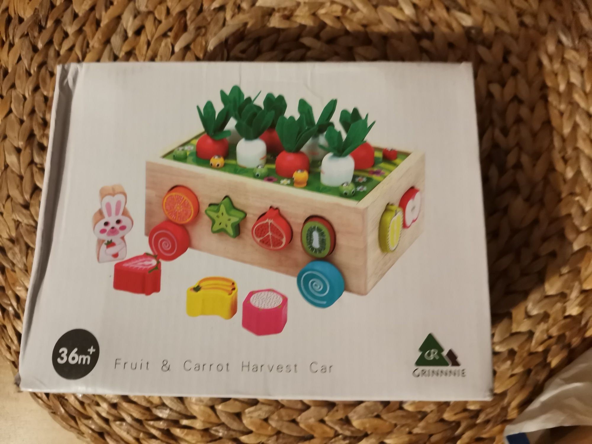 Brinquedo didático de madeira para bebé