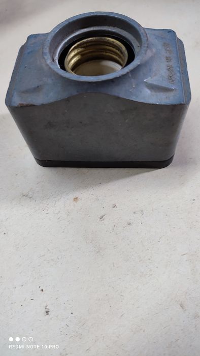 Держатель предохранительных пробок