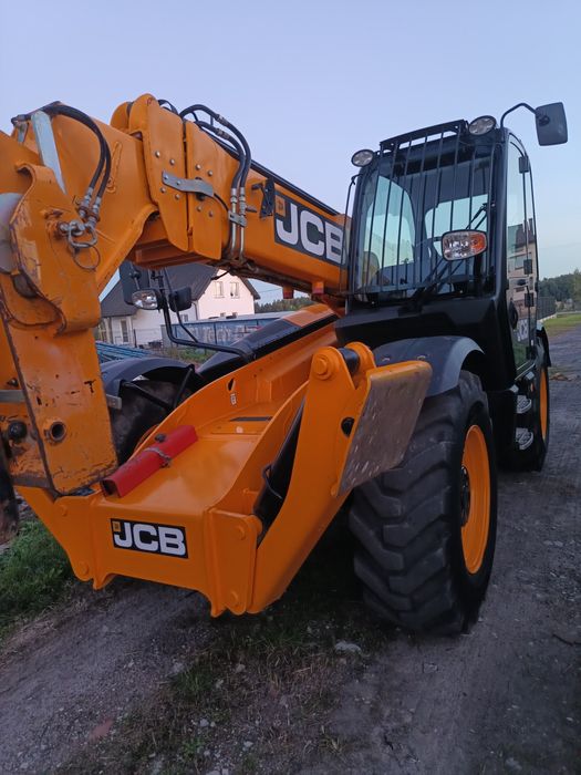 Usługi ładowarką teleskopową i wynajem ładowarek