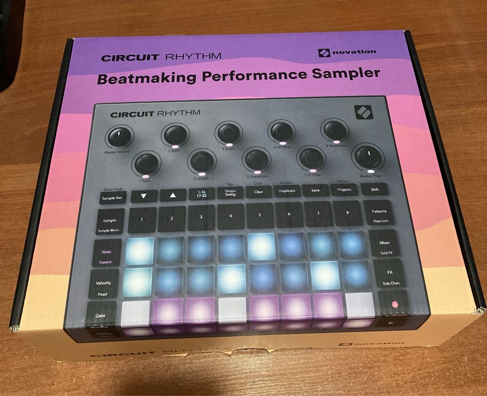 Сємплер , грувбокс - Novation circuit rhythm