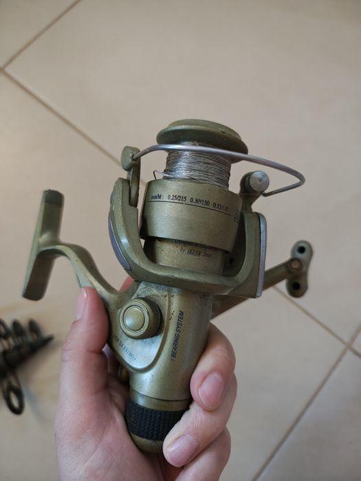 Zestaw 3 wędek z kołowrotkami najdłuższa 4,50m, plus 1 kołowrotek