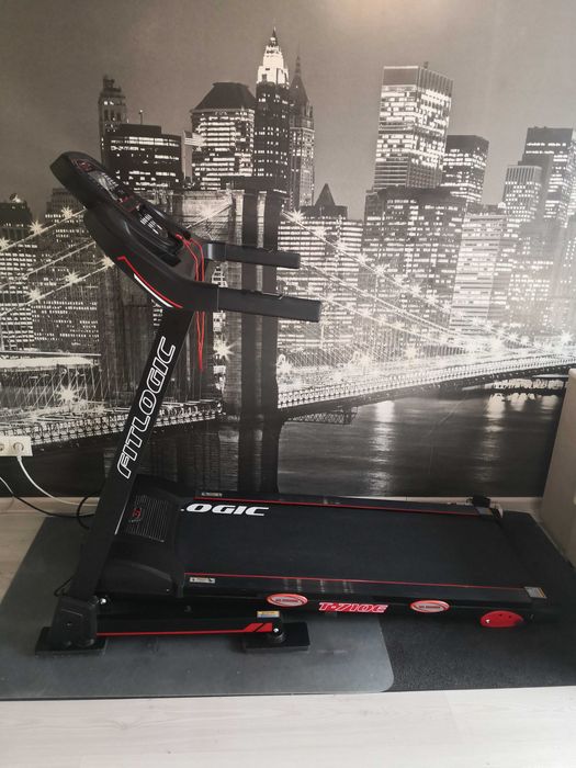 Бігова доріжка FitLogic Т710Е Орбітрек