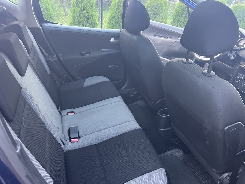Sprzedam auto peugeot 207