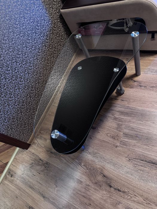 Журнальний столик