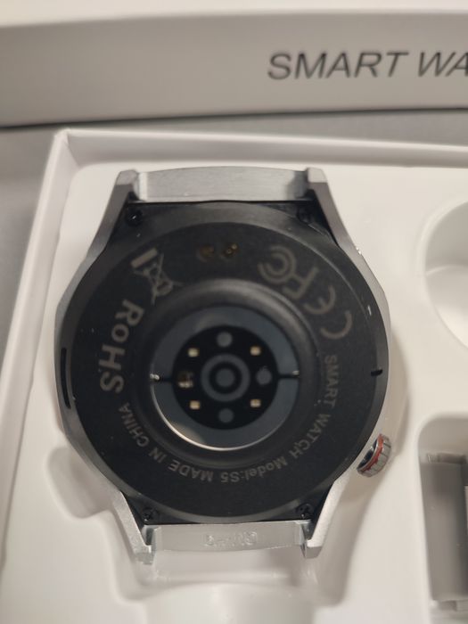 Zegarek smartwatch.