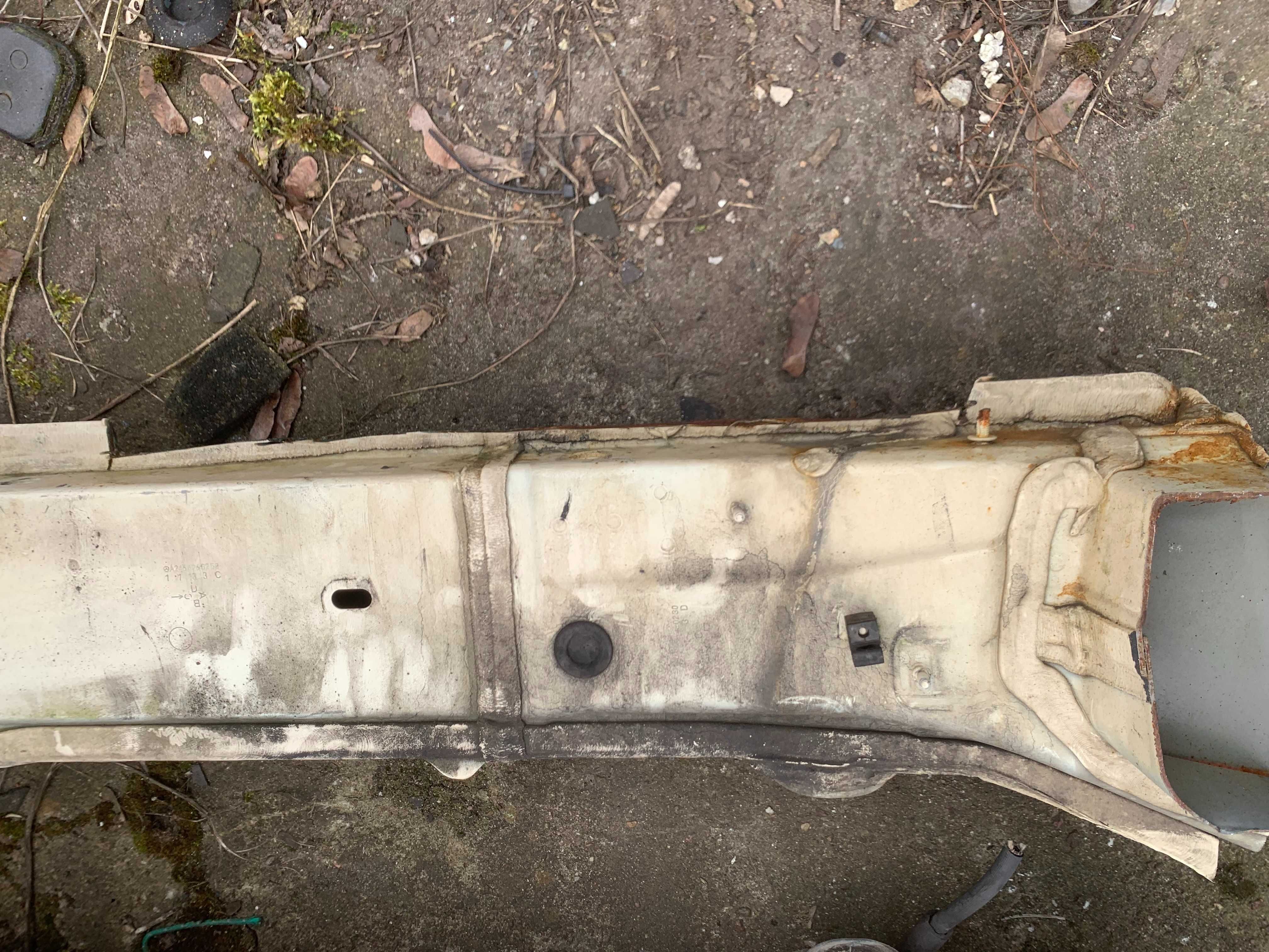 Mercedes CLA W117 GLA W156 podłużnica nosek ćwiartka noga