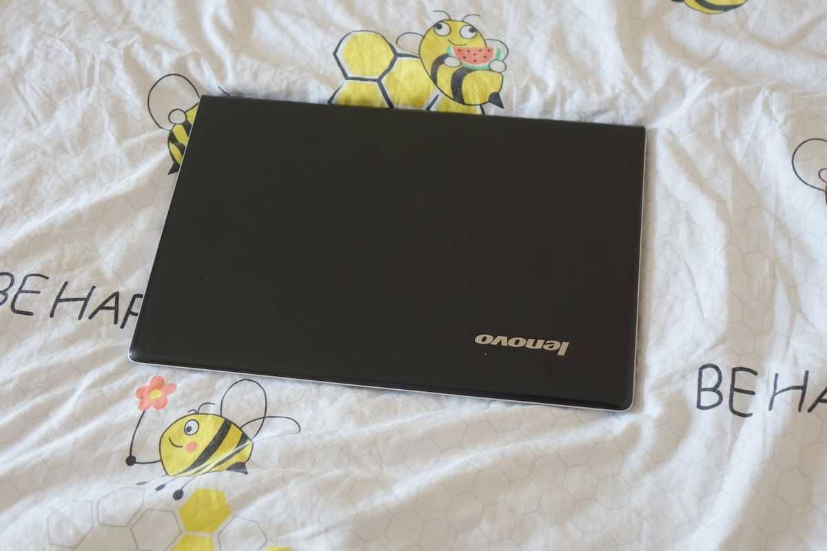 Laptop Lenovo z51-70, dysk ssd 256g/ram 8gb/r7m360 gratis