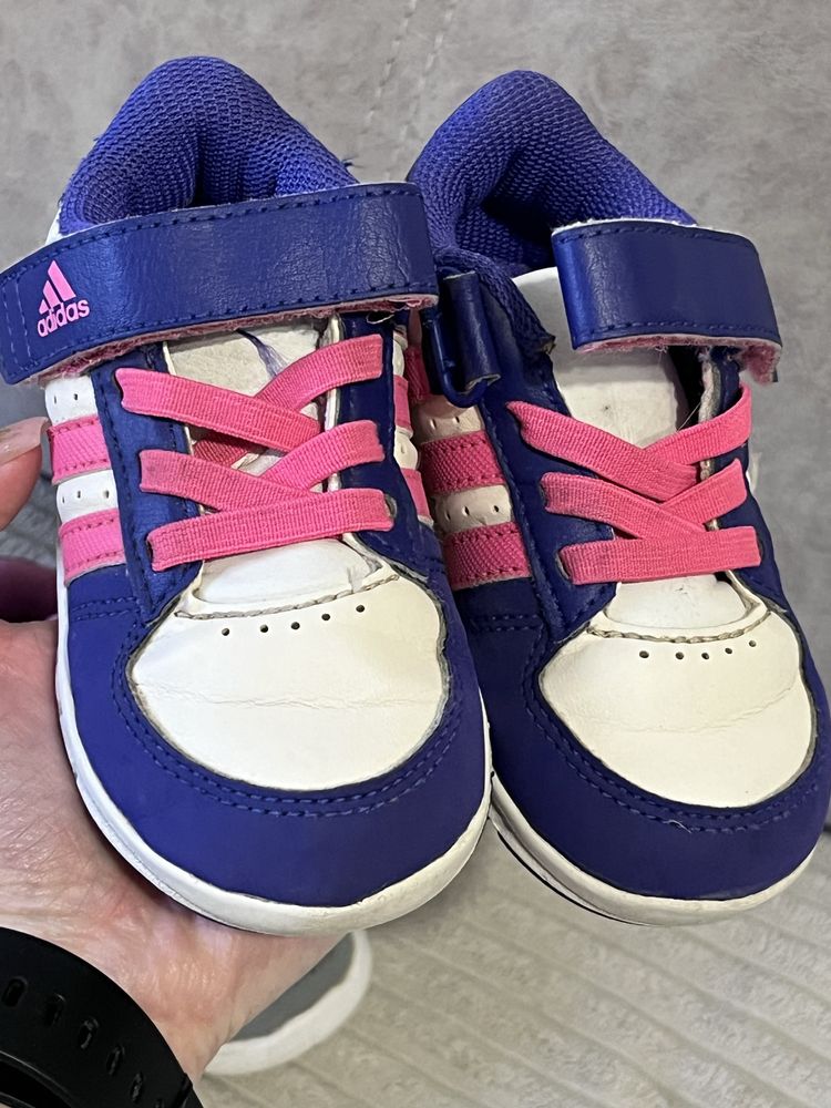 Кросівки для дівчинки Adidas,Nike