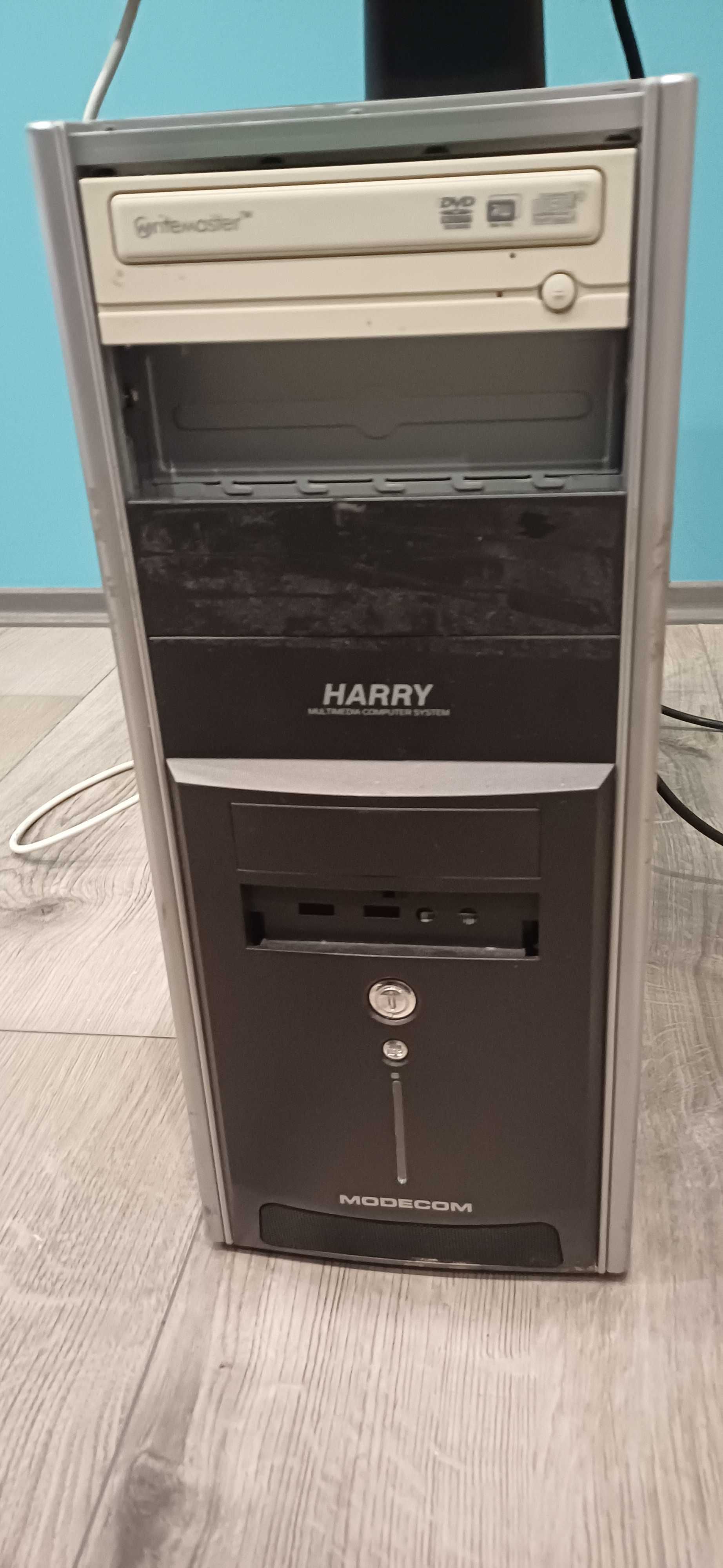 Komputer - procesor AMD Phenom 4 GB RAM + Monitor + karta sieciowa zew