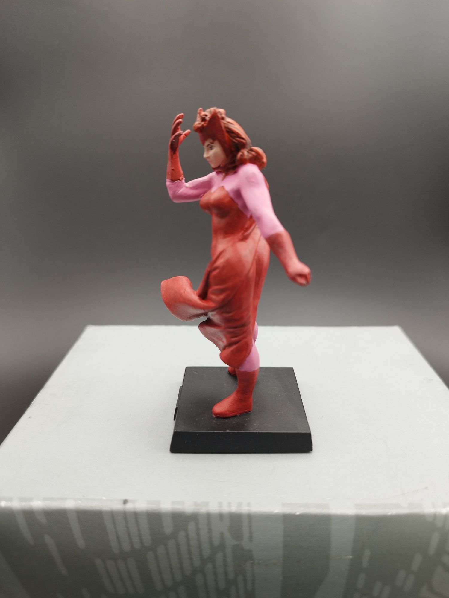 Figurka Marvel klasyczna Scarlet Witch #55 ok 8 cm figurka ciężka ołów